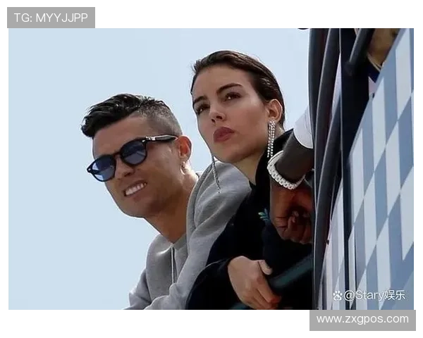 世界足球明星夫妇的爱情故事与事业成就揭秘