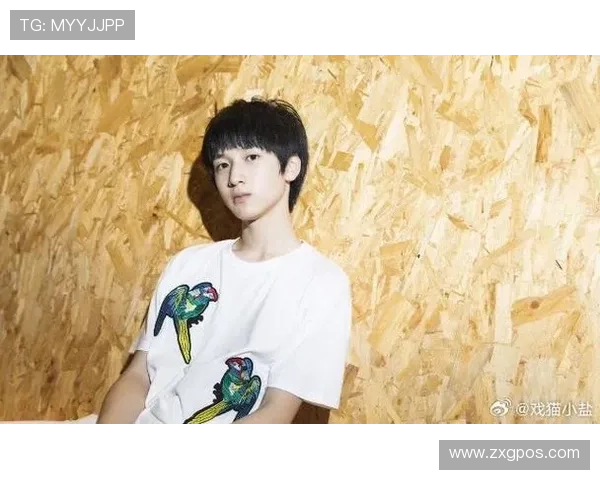 严浩翔：从青涩少年到足球明星的成长之路与辉煌成就