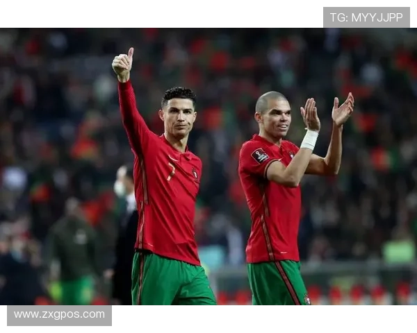 免费下载精美足球明星剪切壁纸尽享足球魅力与激情瞬间