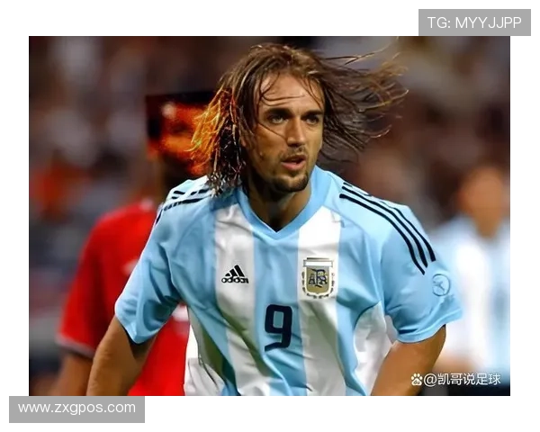 全球足坛最耀眼的几位足球明星及其传奇故事分析